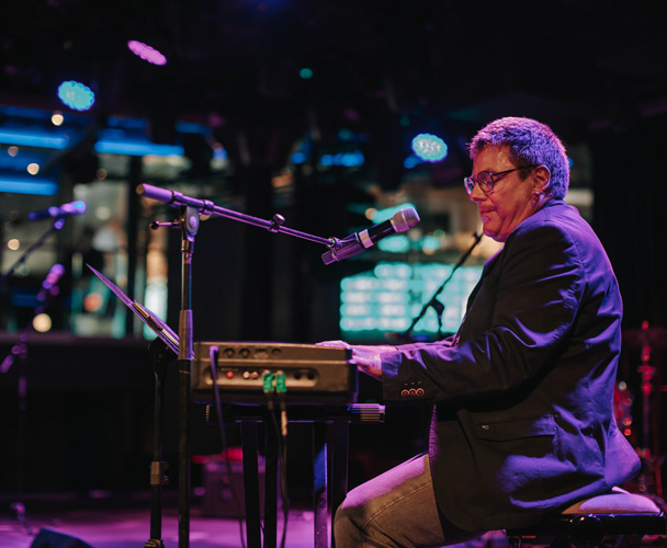 Pianist på Starlight på Helsingforskryssning