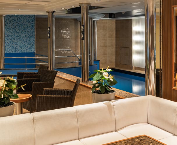 Pool och relaxavdelning på Baltic Princess