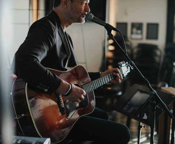 Trubadur på Helsingforskryssning