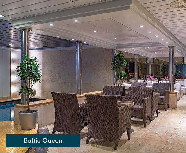 Sittdel i poolområdet på fartyget Baltic Queen